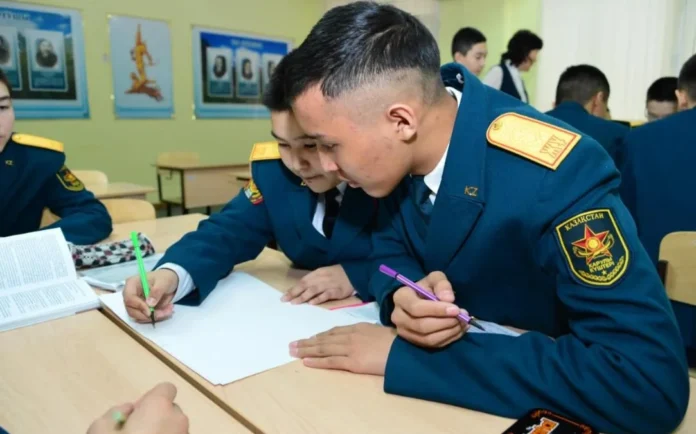 Курсанты военного колледжа Курсанты военного колледжа