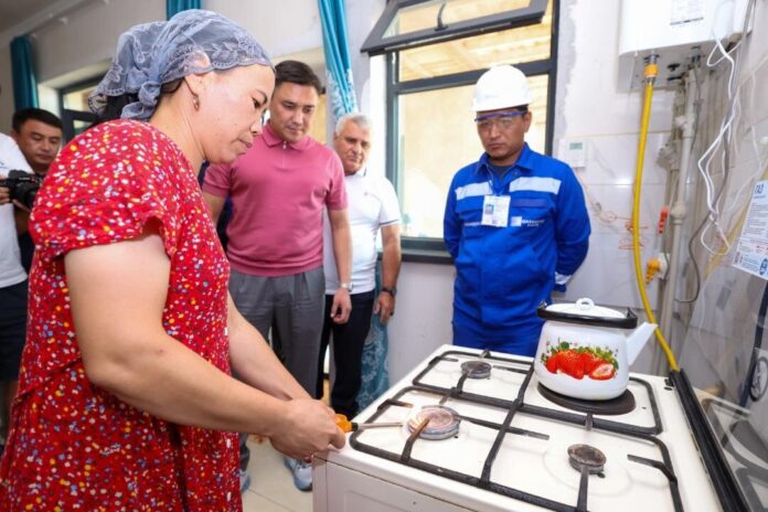 Подключение к природному газу Габит Сыздыкбеков принял участие в запуске природного газа