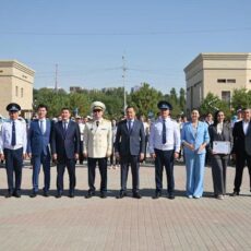 Жителям Шымкента вручили награды ко Дню Конституции