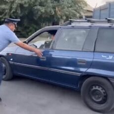 Подросток за рулем автомобиля оказал сопротивление полицейским Неподчинение полиции