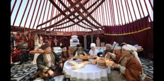 Юрты, обряды и гостеприимство в павильоне Казахстана Юрта - казахстанский павильон