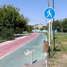 В прогулочной зоне в Шымкенте запретили движение на велосипедах и самокатах Прогулочная зона дендропарка