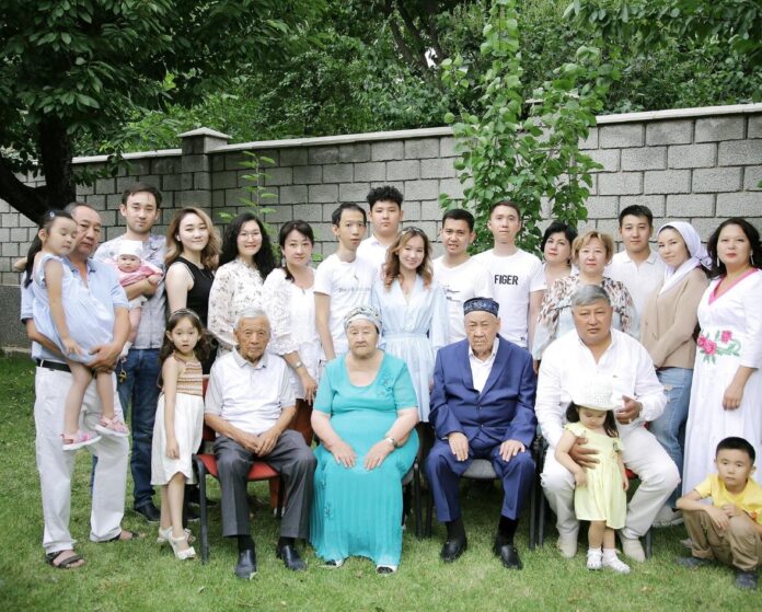 Большое семейство Устемира Утемисова