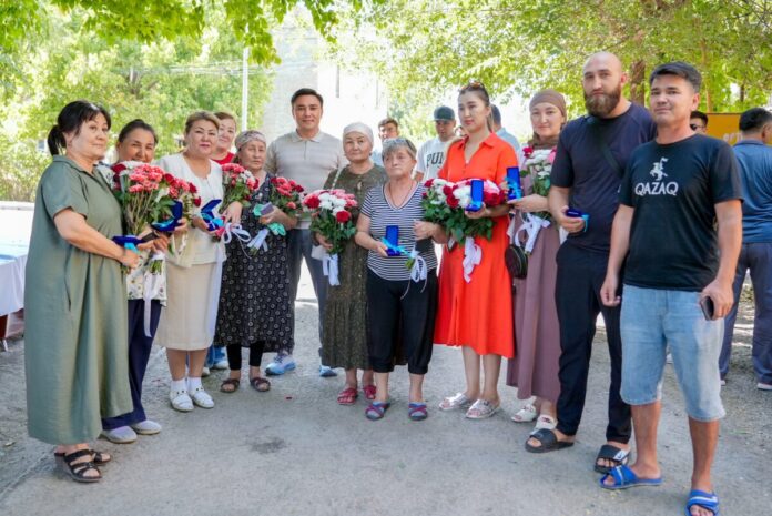 Жители Зеленой Балки получили новое жильё Шымкентцы получили новое жильё