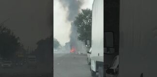 В Шымкенте загорелся легковой автомобиль — пострадал владелец