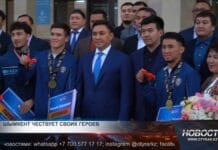 Чемпионам по боксу подарили квартиры и машины