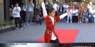 Мода без границ: в Шымкенте состоялось инклюзивное дефиле