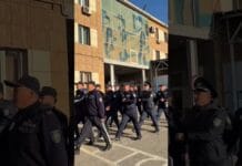 В Шымкенте полицейские отрабатывают строевые навыки и укрепляют служебную дисциплину