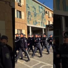 В Шымкенте полицейские отрабатывают строевые навыки и укрепляют служебную дисциплину