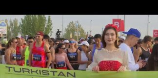 Долгожительница пробежала марафон в Туркестане