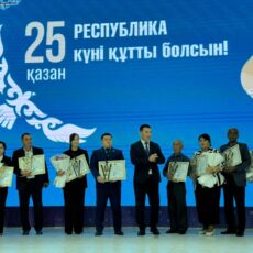 В Шымкенте прошли торжественные мероприятия, посвящённые Дню Республики Казахстана