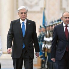 Токаев провёл переговоры с Премьер-министром Армении Николом Пашиняном