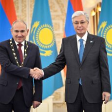 Премьер-министр Армении получил высшую госнаграду «Алтын Қыран»