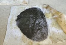 Два тонны насвая в сарае: полиция накрыла подпольный цех в Туркестанской области