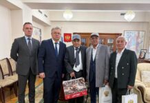 С почтением к памяти Героя Казахстанская делегация в посольстве России в Казахстане