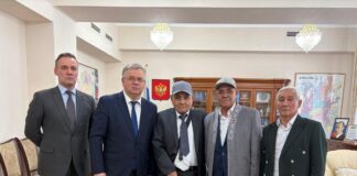 С почтением к памяти Героя Казахстанская делегация в посольстве России в Казахстане