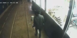 В Шымкенте неизвестный запенил двери 7 точек общепита на Арбате