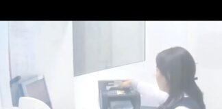 Почему казахстанцы опустошают депозиты и стоит ли бить тревогу