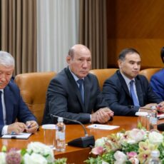 Вакцины и коррупция. О чем говорили на аппаратном совещании