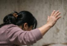 Родная мать в Шымкенте систематически избивала детей — полиция возбудила дело