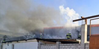 Пожар на заброшенном складе потушили в Шымкенте