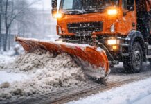 В Шымкенте усилили уборку снега на дорогах