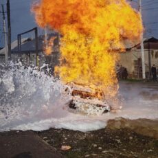 Автомобиль наехал на газовую трубу и загорелся в Шымкенте