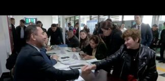 Захваченная земля и канализация: как прошла встреча жителей с акимом района