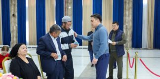 Очередникам в Шымкенте вручили ключи от 30 арендных квартир