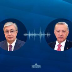 Глава государства провел телефонный разговор с президентом Турции