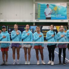 В Туркестане впервые проходит международный теннисный турнир среди юниоров