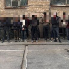 20 иностранцев работали без документов на предприятии в Шымкенте