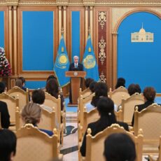 Президент поздравил женщин Казахстана с 8 Марта