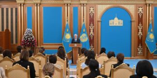 Президент поздравил женщин Казахстана с 8 Марта