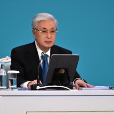 Президент призвал усилить контроль за использованием региональных бюджетов