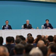 Президент подчеркнул ответственность депутатов перед народом