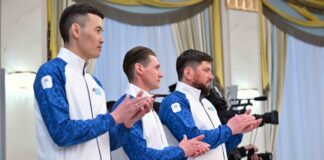 Глава государства наградил чемпиона ХІV зимних Паралимпийских игр Ербола Хамитова