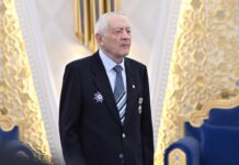 Легенда казахстанского альпинизма Ерванд Ильинский получил высшую государственную награду