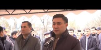 Аким Шымкента выслушал жителей трёх микрорайонов и пообещал решить вопросы благоустройства и жилья