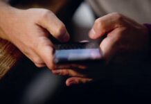 SMS-коды и «доставка цветов» стали новой уловкой мошенников