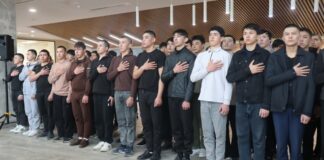 В Туркестане проводили первую группу призывников