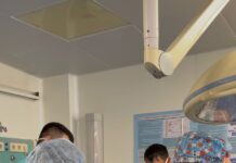 Врачи в Шымкенте спасли мужчину, подавившегося конфетой