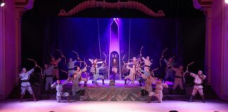 Спектакль «Еңлік – Кебек» представили Аиде Балаевой в Шымкенте