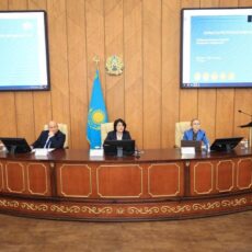 Судья Конституционного суда провела лекцию в Шымкенте