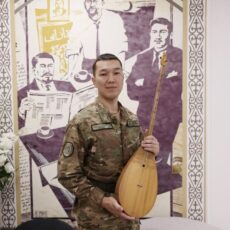 Музыка и служба: уникальный гвардеец из Туркестана