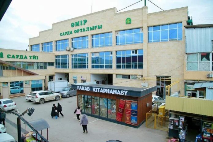 базар в Туркестане