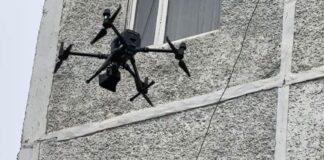 Дроны с громкоговорителями предупредили жителей о безопасности детей