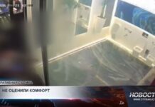 Мужчина повредил интерьер в новом общественном туалете в центре Шымкента