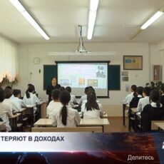 Педагоги в минусе: реальные зарплаты падают