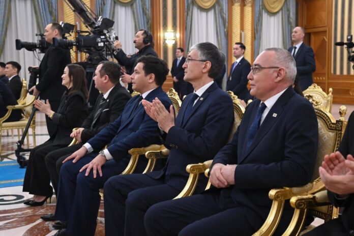 photo_5388922155677979731_y